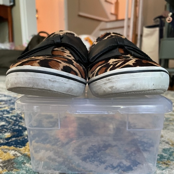 🐆 Kate Spade Calf Fur Leopard/ Cheetah Sneaker Flats - Picture 3 of 9